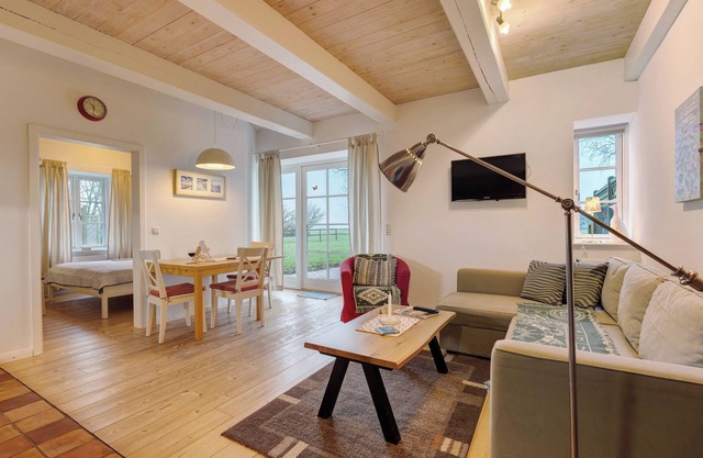 Apartment 'Haus Mühlenhof 2' with Private Terrace, Shared Garden and Wi-Fi