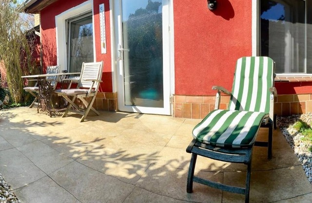 Apartment 'Haus Mit Kunst' with Private Terrace, Shared Garden and Wi-Fi