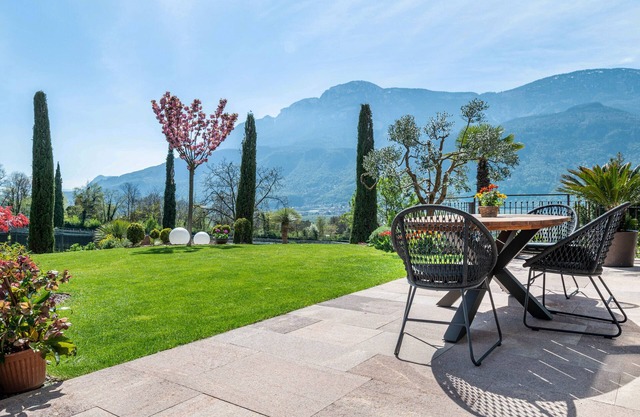 Apartment 'Haus Rosengarten Apt C' with Mountain View, Private Terrace and Wi-Fi