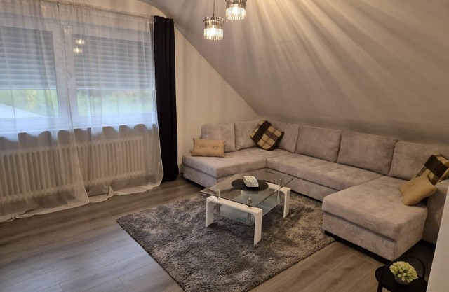 Apartment 'Haus Schmidt 4Zi Parknähe' with Balcony and Wi-Fi