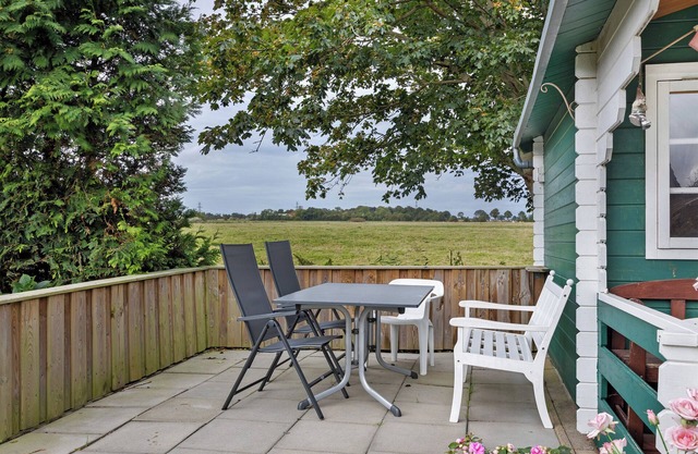 Apartment 'Haus Stoldt, Wohnung 1' with Shared Terrace, Shared Garden and Wi-Fi
