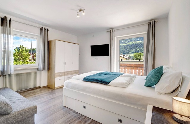Apartment "Haus Tanja 1" with Mountain View, Shared Garden & Wi-Fi