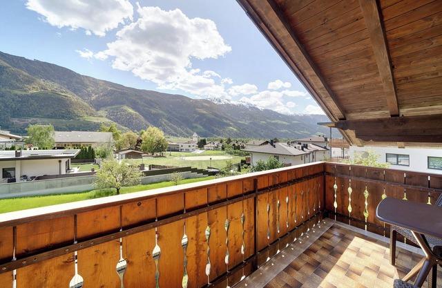 Apartment "Haus Tanja 4" with Mountain View, Shared Garden & Wi-Fi