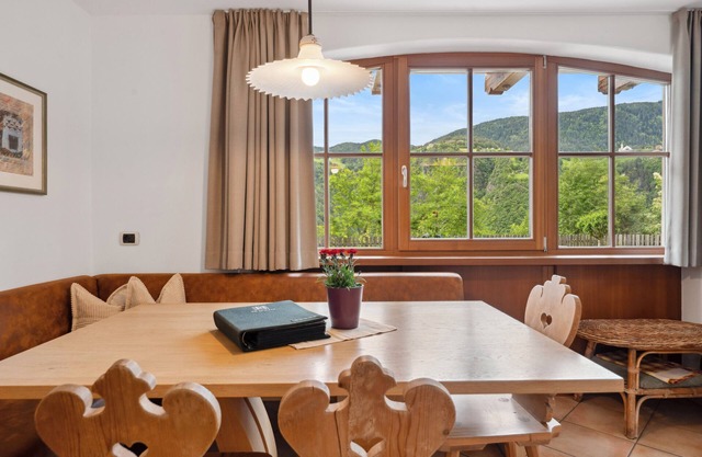 Apartment 'Henry Martin' with Mountain View, Shared Terrace and Wi-Fi