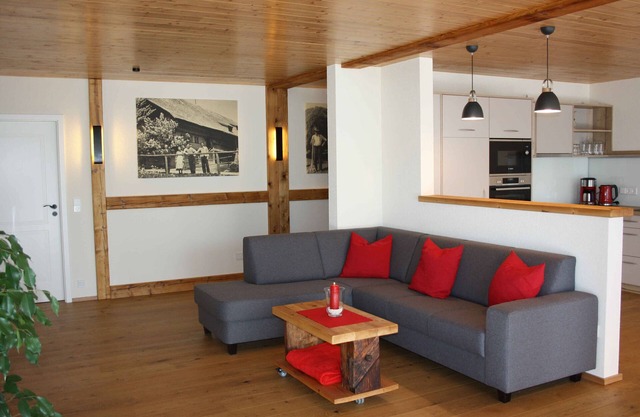 Apartment 'Hochtalblick' with Mountain View, Shared Garden and Wi-Fi