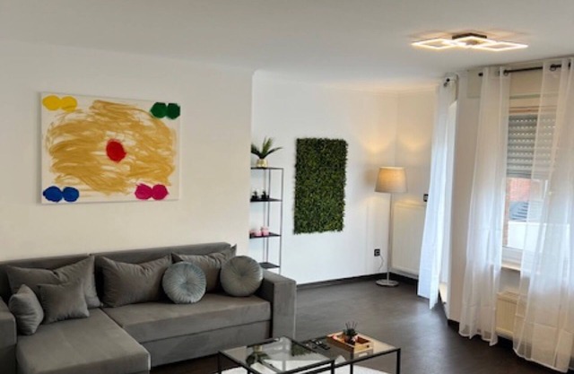 Apartment 'Hochwertige Wohnung Frechen City' with Shared Terrace, Balcony and Wi-Fi
