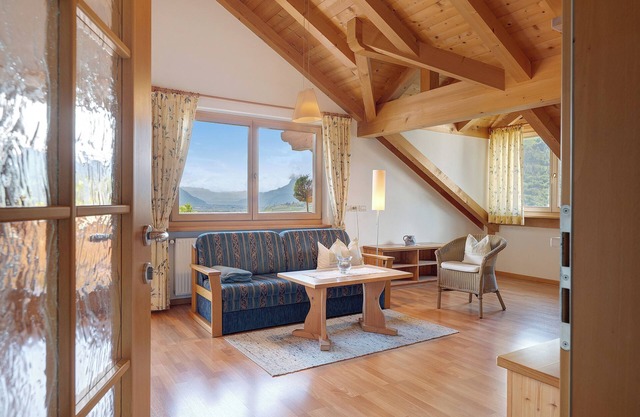 Apartment 'Hofanger Etschblick' with Mountain View, Balcony and Wi-Fi