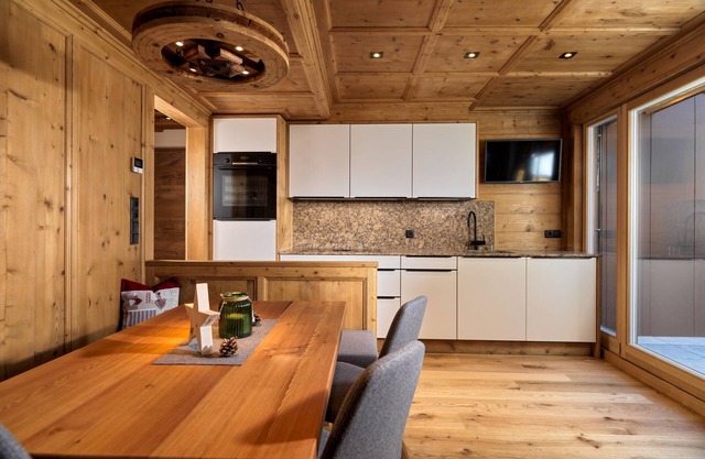 Apartment “Hofchalet Alm - Örlerhof” with Mountain View, Whirlpool, Garden & Terrace