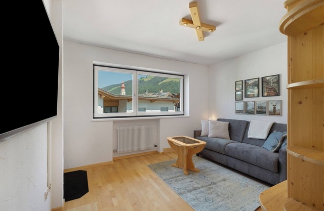 Apartment "Hofer Monika" with Mountain View, Wi-Fi, Balcony and Garden