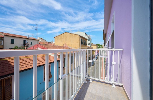 Apartment 'Holy Days' with Balcony, Wi-Fi and Air Conditioning