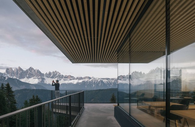Apartment Hotel "Anders Mountain Suites 5" with Private Sauna, Slope Access & Wi-Fi
