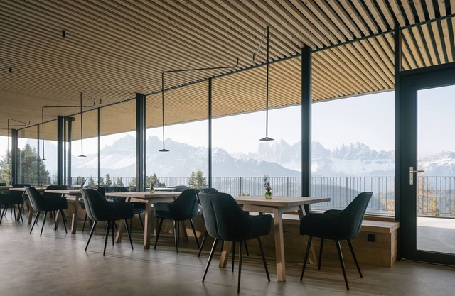 Apartment Hotel "Anders Mountain Suites 4" with Private Sauna, Slope Access & Wi-Fi
