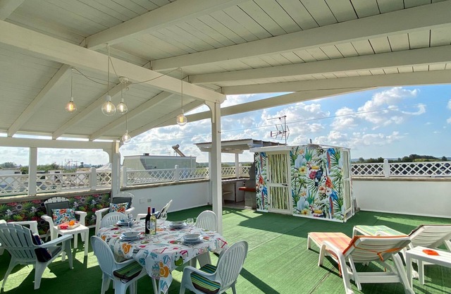 Apartment 'House Glory' with Sea View, Private Terrace and Air Conditioning