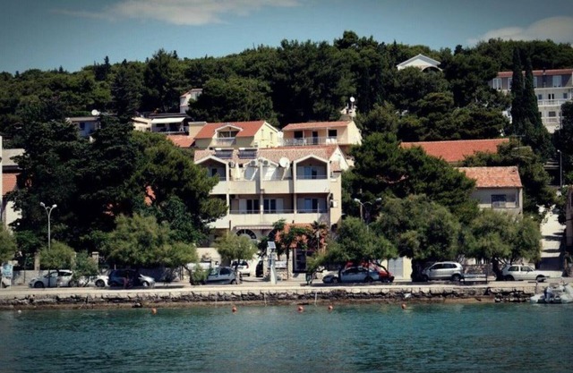 Apartment house Kosirina-Tisno