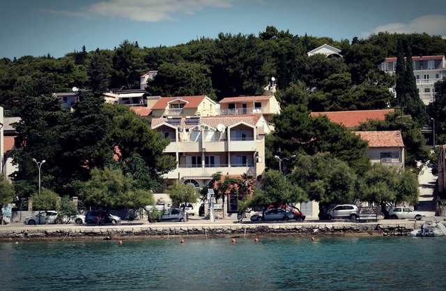 Apartment house Kosirina-Tisno