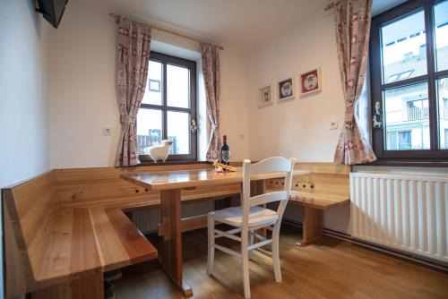 Apartment Hribovc with atrium and free parking