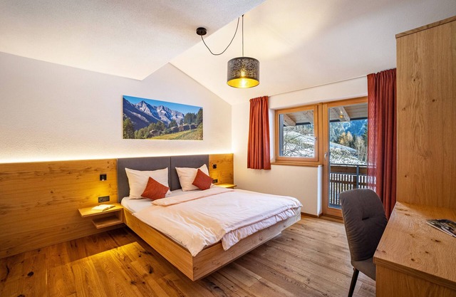 Apartment 'Hubertus - Wasserfallspitz' with Mountain View, Private Terrace and Wi-Fi