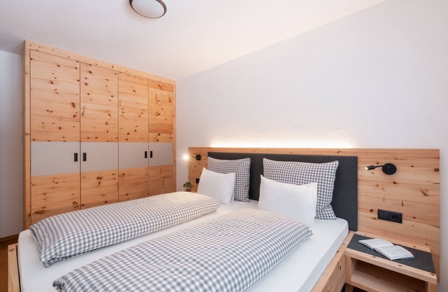 Apartment 'Huberhof Arnika' with Mountain View, Private Terrace and Wi-Fi