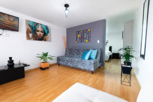 Apartment I Balcony and Comfort l Top Cali Area