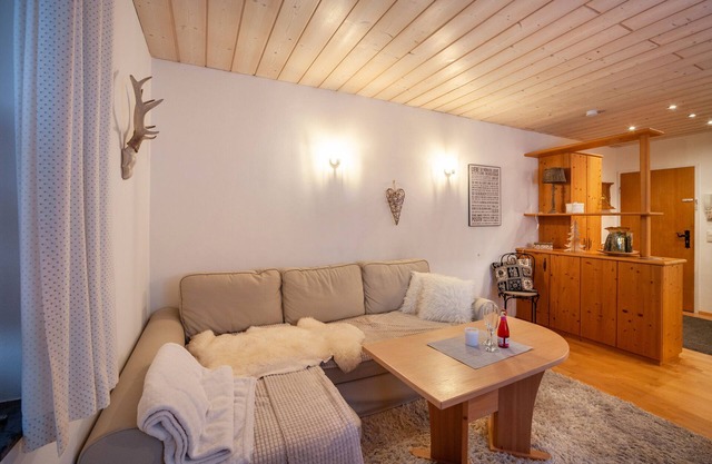 Apartment 'In Urspring Am Lechstausee' with Mountain View, Shared Garden and Balcony