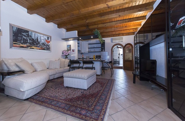 Apartment in the historic center of Rivoltella sul Garda ideal for families