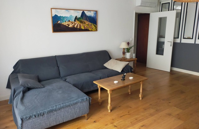 Apartment ideally located to enjoy Marseille center and sea