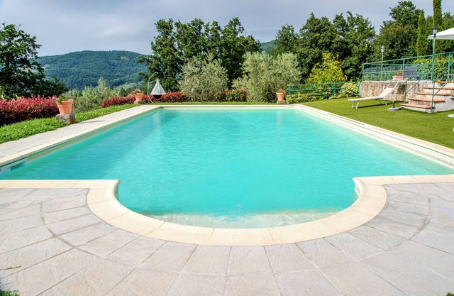 Apartment 'Il Cerro Basic Per Due' with Shared Pool and Shared Garden