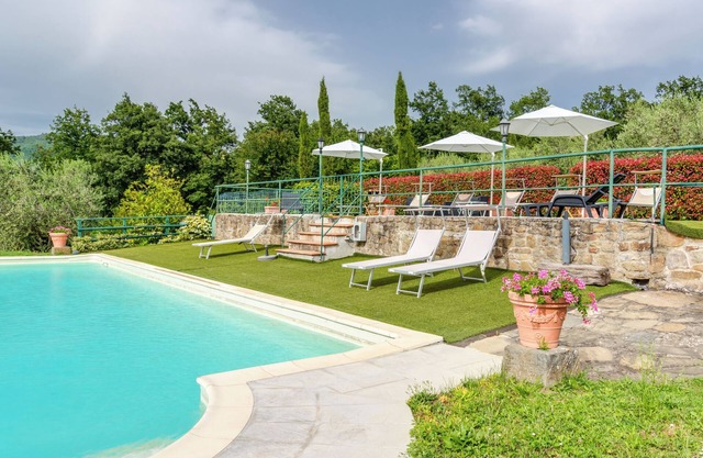 Apartment 'Il Cerro La Capanna Piano Terra' with Shared Pool and Shared Garden