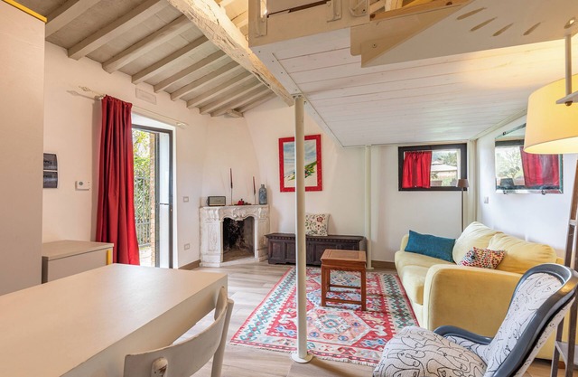 Apartment 'Il Chicco' with Shared Pool, Private Garden and Wi-Fi