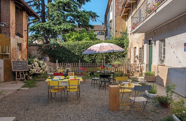 Apartment 'Il Cortile Di Malie' with Shared Garden and Balcony