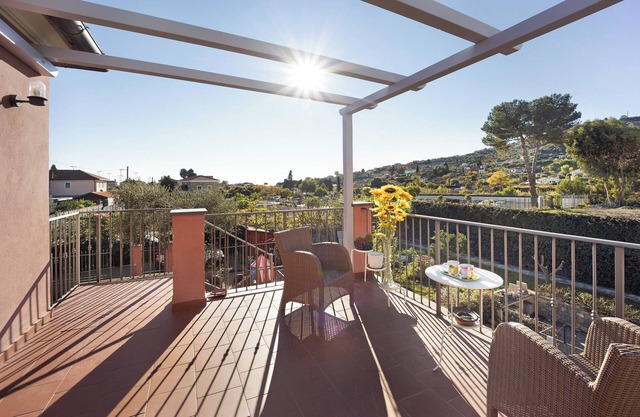 Apartment "Il Girasole" with Seaview, Wi-Fi, A/C, Balcony, Terrace & Garden
