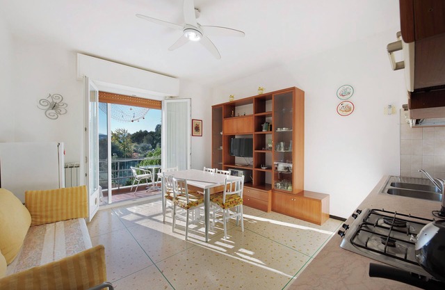 Apartment 'Il Corallo' with Shared Garden and Balcony