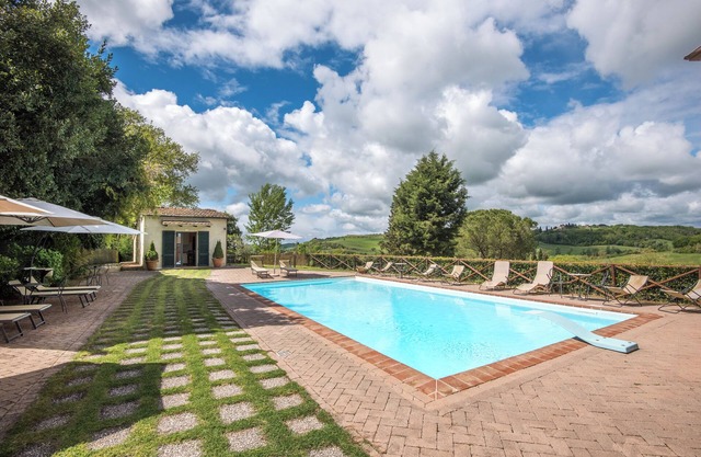 Apartment "Il Paradiso - Blu" with Shared Pool & Wi-Fi