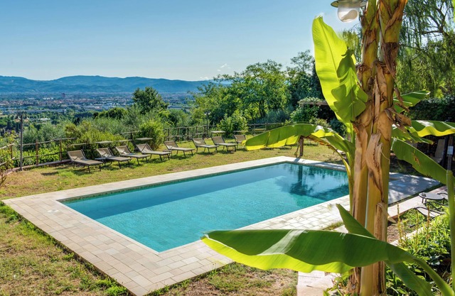 Apartment 'Il Poderaccio Scirocco' with Shared Pool, Wi-Fi and Air Conditioning