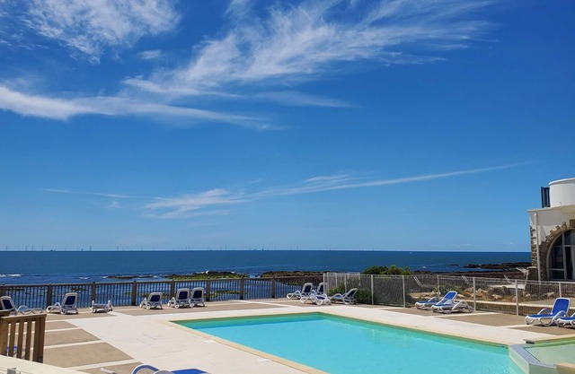 Apartment in 3* Tourist Residence with direct, secure beach access