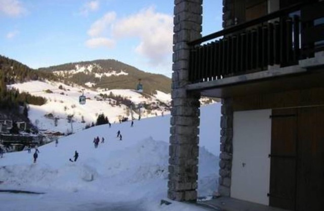 APARTMENT IN A CHALET ON SKI RUN