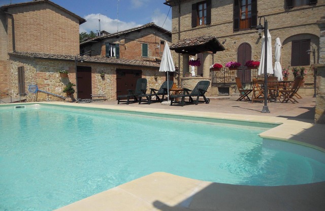 Apartment in a farmhouse a few km from the center