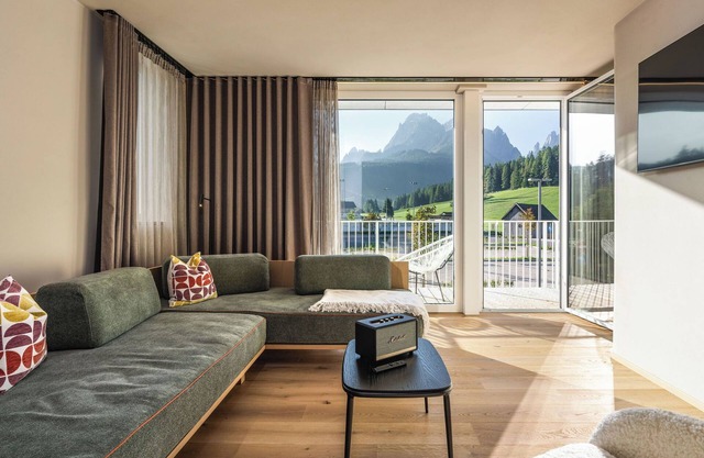 Apartment In A Hotel 'Apartment Relax' with Sea View, Shared Garden and Wi-Fi