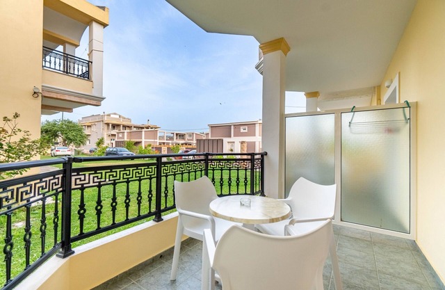 Apartment In A Hotel 'Kosmos Studio 2' with Shared Terrace, Wi-Fi and Air Conditioning