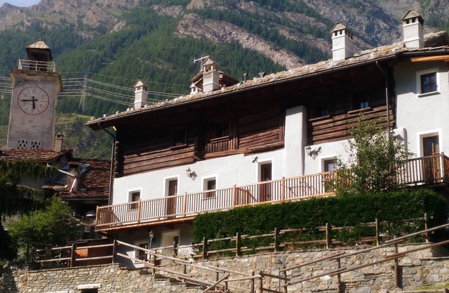 Apartment in a typical mountain building in the Park of Gran Paradiso