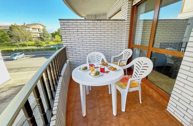 Apartment in Ajo, Cantabria. 1.5 km from the beaches
