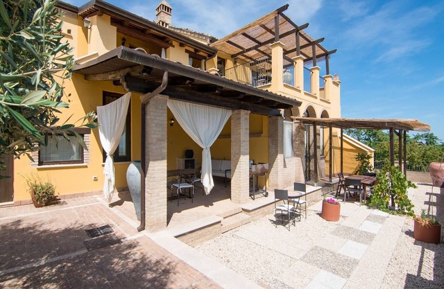 Apartment in Ascoli near Mountains