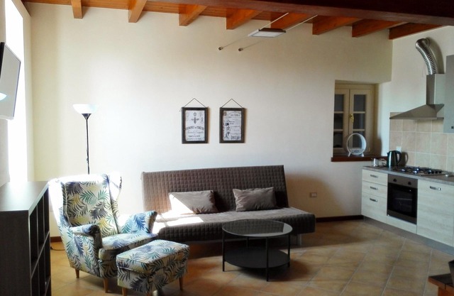 Apartment in authentic farm- strategic position for Garda Lake, go-kart, motocro