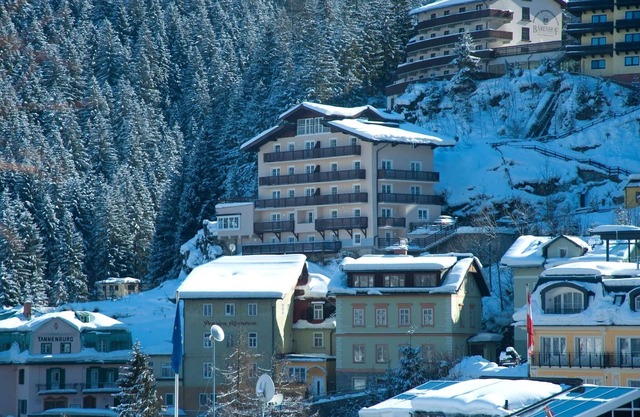 Apartment in Bad Gastein near Ski Lifts