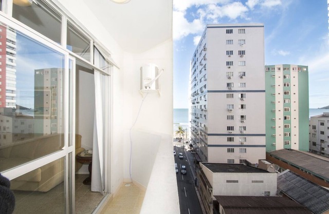 APARTMENT IN BALNEARIO CAMBORIU 80 METERS FROM THE BEACH