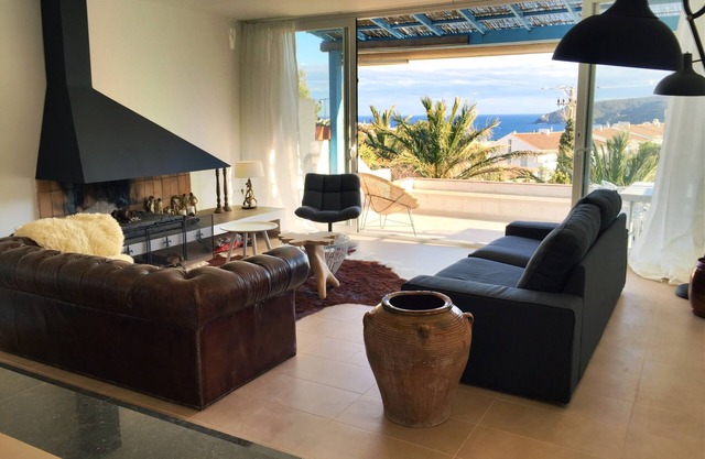Apartment in Cadaques with airco, terrace, use of pool, private parking