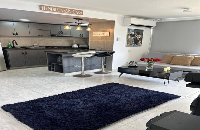 Apartment in Cali -Ideal for a group of people.