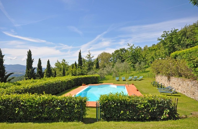 Apartment in Capolona with 2 bedrooms sleeps 4