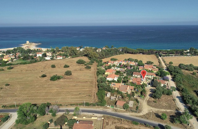 Apartment in Casa Janas by the sea