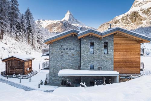 Apartment in Chalet Pizzo Fiamma
